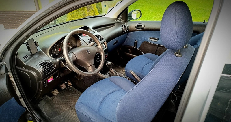 Peugeot 206 cena 7600 przebieg: 71000, rok produkcji 2004 z Limanowa małe 46